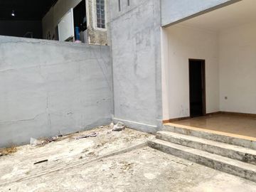 Rumah dijual Japos Raya Jurang Mangu Pondok Aren Ciledug bisa untuk usaha