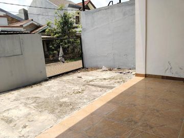 Rumah dijual Japos Raya Jurang Mangu Pondok Aren Ciledug bisa untuk usaha