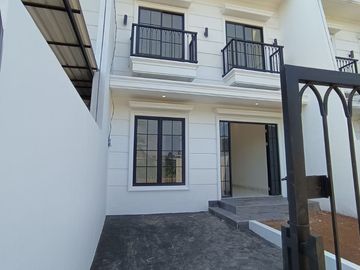 Rumah Dijual SIAP HUNI Bergaya Eropa Di Area Grand Depok City Dekat Jalan Margonda Stasiun Depok