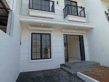 Rumah Dijual SIAP HUNI Bergaya Eropa Di Area Grand Depok City Dekat Jalan Margonda Stasiun Depok
