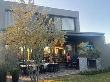 VENDO CASA NUEVA EN LA CAMPIÑA FRANCESA DE LEON GTO, PRECIO DE PREVENTA
