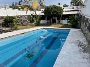OPORTUNIDAD vendo casa sola en Priv. 3 Rec  gran alberca bw independiente
