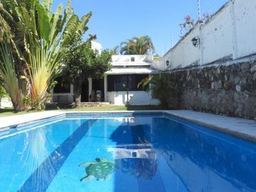 OPORTUNIDAD vendo casa sola en Priv. 3 Rec  gran alberca bw independiente