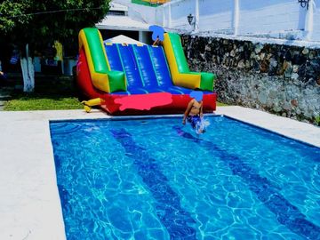 OPORTUNIDAD vendo casa sola en Priv. 3 Rec  gran alberca bw independiente