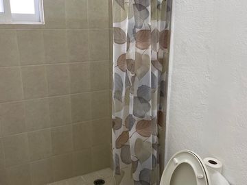 OPORTUNIDAD vendo casa sola en Priv. 3 Rec  gran alberca bw independiente