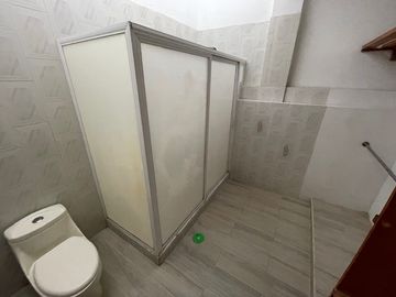 OPORTUNIDAD vendo casa sola en Priv. 3 Rec  gran alberca bw independiente