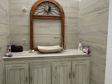 OPORTUNIDAD vendo casa sola en Priv. 3 Rec  gran alberca bw independiente