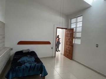 OPORTUNIDAD vendo casa sola en Priv. 3 Rec  gran alberca bw independiente