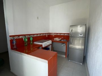 OPORTUNIDAD vendo casa sola en Priv. 3 Rec  gran alberca bw independiente