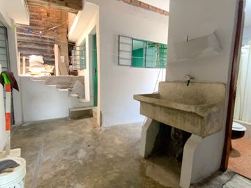 Se Vende Casa De 3 Pisos En San Juan De Miraflores