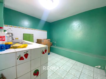 Se Vende Casa De 3 Pisos En San Juan De Miraflores