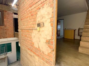 Se Vende Casa De 3 Pisos En San Juan De Miraflores