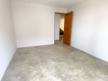 Se Vende Casa De 3 Pisos En San Juan De Miraflores