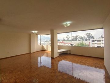 Venta Departamento de 3 d. en el Corazón del Norte de Quito ¡Amplitud y Ubicación Perfecta!