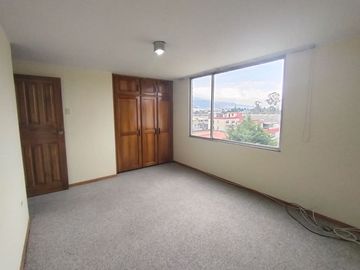 Venta Departamento de 3 d. en el Corazón del Norte de Quito ¡Amplitud y Ubicación Perfecta!