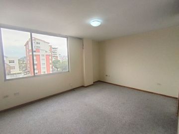 Venta Departamento de 3 d. en el Corazón del Norte de Quito ¡Amplitud y Ubicación Perfecta!