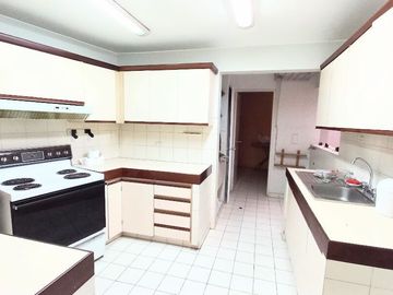 VENDO, Lindo Dpto. de 136 m2, 3 dorm., Primer Piso en Calle Don Diego de Día 471, Surco.