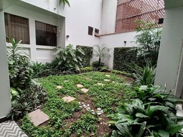 VENDO, Lindo Dpto. de 136 m2, 3 dorm., Primer Piso en Calle Don Diego de Día 471, Surco.