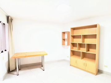 VENDO, Lindo Dpto. de 136 m2, 3 dorm., Primer Piso en Calle Don Diego de Día 471, Surco.