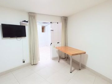 VENDO, Lindo Dpto. de 136 m2, 3 dorm., Primer Piso en Calle Don Diego de Día 471, Surco.