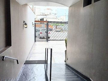 VENDO, Lindo Dpto. de 136 m2, 3 dorm., Primer Piso en Calle Don Diego de Día 471, Surco.