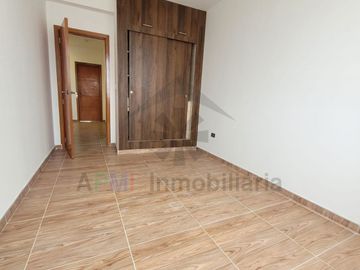 VENTA DE CASA MODERNA EN URBANIZACIÓN LOS SAUCES Y FRENTE A PARQUE