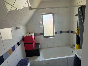 Amplia Casa Con Gran Terreno En Alto El Manzano Til Til