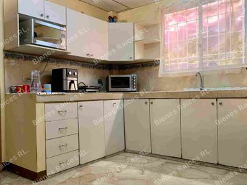CASA EN VENTA CIUDADELA VERNAZA NORTE, SECTOR MALL DEL SOL, NORTE DE GUAYAQUIL