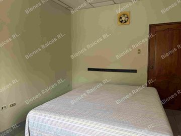CASA EN VENTA CIUDADELA VERNAZA NORTE, SECTOR MALL DEL SOL, NORTE DE GUAYAQUIL