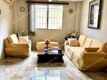 CASA EN VENTA CIUDADELA VERNAZA NORTE, SECTOR MALL DEL SOL, NORTE DE GUAYAQUIL
