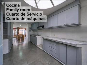 SE VENDE CASA DENTRO DE CONJUNTO – SECTOR LA JIPIJAPA A 2 CUADRA DE LA ESTACIÓN DEL METRO – NORTE DE QUITO