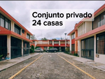 SE VENDE CASA DENTRO DE CONJUNTO – SECTOR LA JIPIJAPA A 2 CUADRA DE LA ESTACIÓN DEL METRO – NORTE DE QUITO