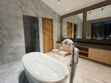 RESIDENCIA EXCLUSIVA EN HACIENDA DE VALLESCONDIDO