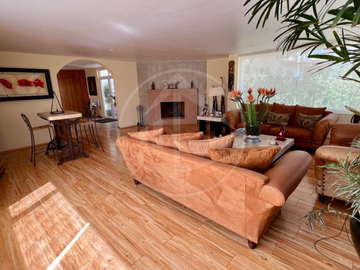 RESIDENCIA DE LUJO EN VENTA CON JARDÍN PRIVADO Y 5 RECÁMARAS EN HACIENDA DE VALLESCONDIDO