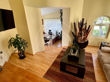 RESIDENCIA DE LUJO EN VENTA CON JARDÍN PRIVADO Y 5 RECÁMARAS EN HACIENDA DE VALLESCONDIDO