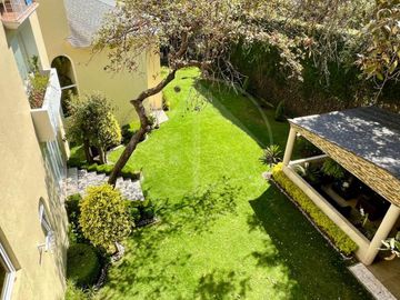 RESIDENCIA DE LUJO EN VENTA CON JARDÍN PRIVADO Y 5 RECÁMARAS EN HACIENDA DE VALLESCONDIDO