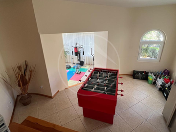 RESIDENCIA DE LUJO EN VENTA CON JARDÍN PRIVADO Y 5 RECÁMARAS EN HACIENDA DE VALLESCONDIDO
