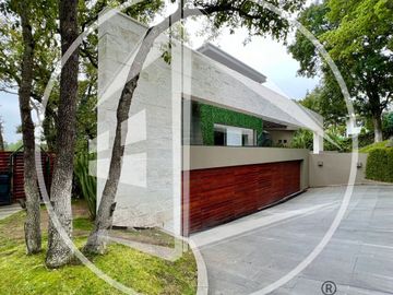 RESIDENCIA EXCLUSIVA DE LUJO EN HACIENDA DE VALLESCONDIDO