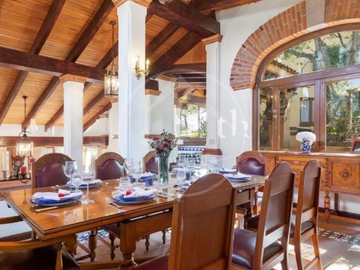 RESIDENCIA ESPECTACULAR DE LUJO EN HACIENDA DE VALLESCONDIDO