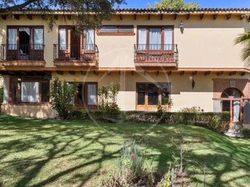 RESIDENCIA ESPECTACULAR DE LUJO EN HACIENDA DE VALLESCONDIDO