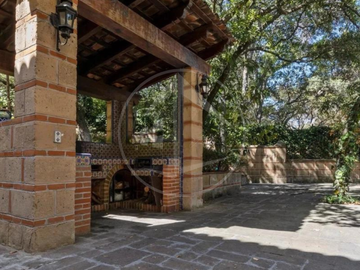 RESIDENCIA ESPECTACULAR DE LUJO EN HACIENDA DE VALLESCONDIDO