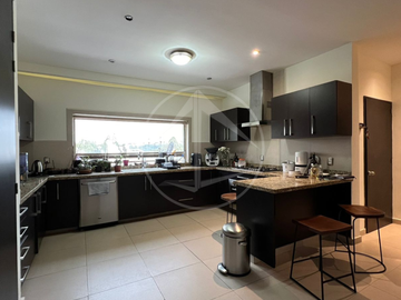 CASA ESPECTACULAR EN VENTA EN CLUB DE GOLF VALLESCONDIDO