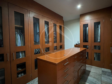 CASA ESPECTACULAR EN VENTA EN CLUB DE GOLF VALLESCONDIDO