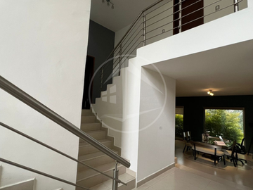 CASA ESPECTACULAR EN VENTA EN CLUB DE GOLF VALLESCONDIDO