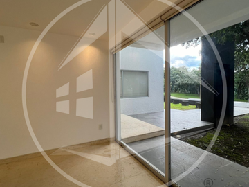 RESIDENCIA ESPECTACULAR EN VENTA EN PRADO LARGO
