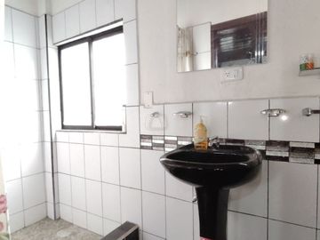 Casa rentera en venta en el sector Las Casas Bajo, centro norte de Quito