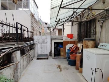 Casa rentera en venta en el sector Las Casas Bajo, centro norte de Quito