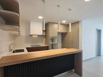 ¡Vive con Estilo en Cumbayá! – Moderna Suite en Venta Cerca del Parque
