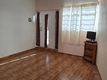 🏠 Propiedad con dos casas independientes - Perfectas para Dos Familias