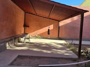 🏠 Propiedad con dos casas independientes - Perfectas para Dos Familias